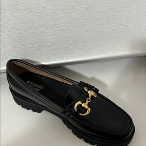 G.H.Bass Weejun Men’s buckle loafers